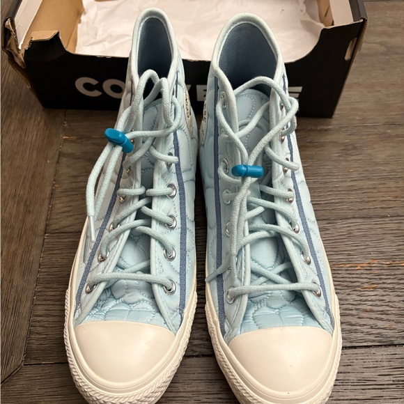 Women’s size 8 baby blue quilted chuck taylor all star sneakers - Picture 4 of 11